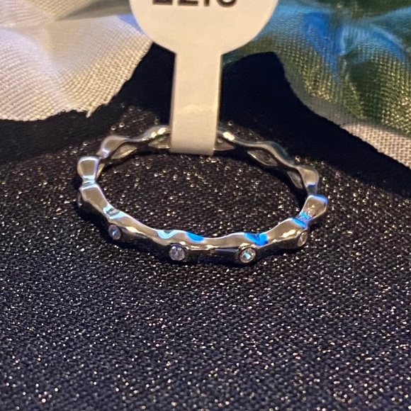 New Sterling Silver Wave Ring w/Swarovski Crystals - Picture 3 of 4